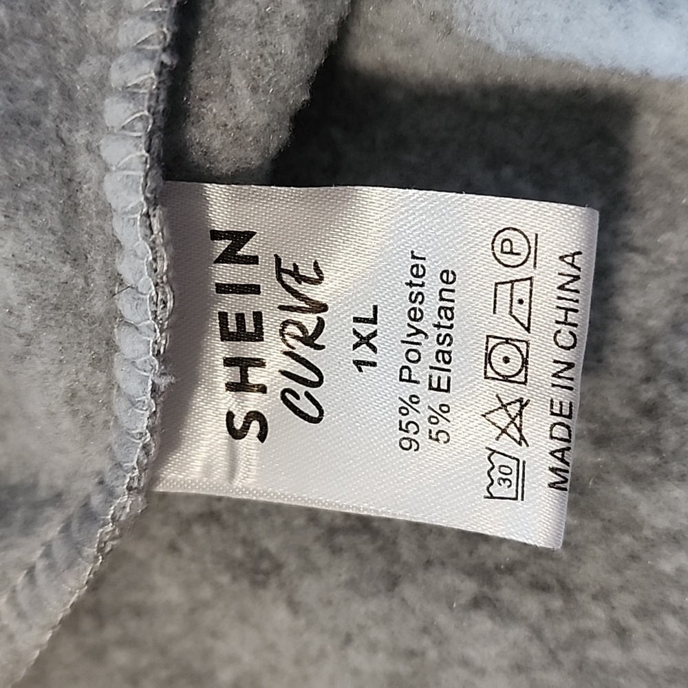 🌹 SHEIN Christmas Trees Sweatshirt 🌹 - Picture 2 of 3